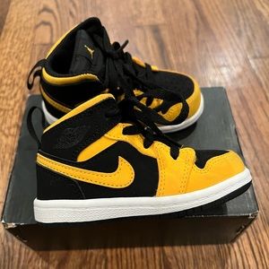 Jordan 1 Mid Reverse New Love (TD)- Size 6C